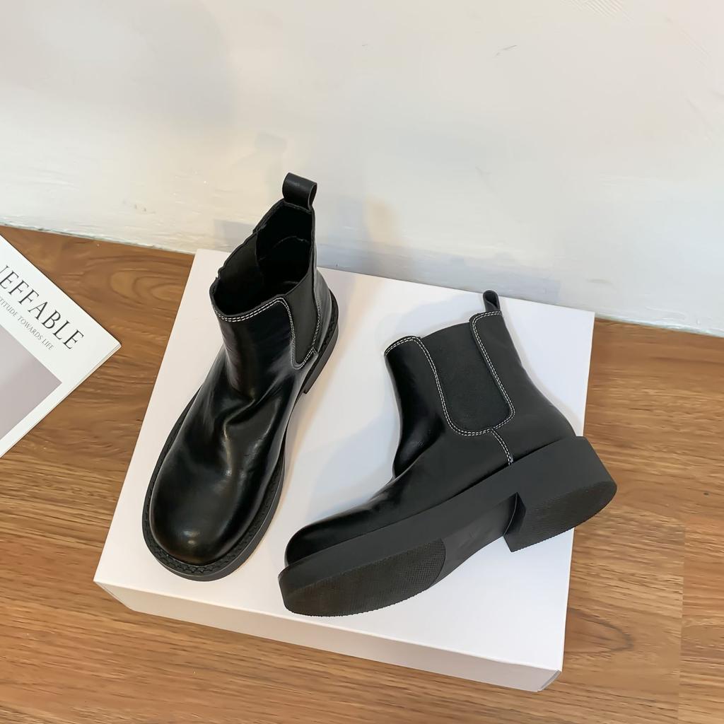 Winter New Internet Celebrity Elastic Cigarette Boots Comfortable Fashion Chelsea Short Boots Washed Horse Leather Boots Women