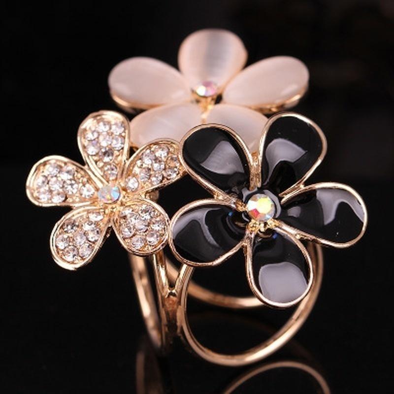 Fashion Flowers Brooch Scarf Buckle Bouquet Crystal Rhinestone Scarf Clips for Women Jewelry