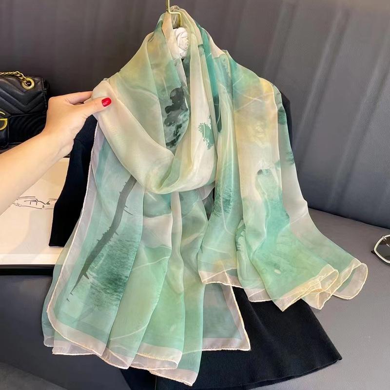 Spring/Summer New Women'S Silk Scarf 135 * 180cm Simulated Silk Twill Square Scarf Fashion Printed Large Square Scarf Professional Scarf