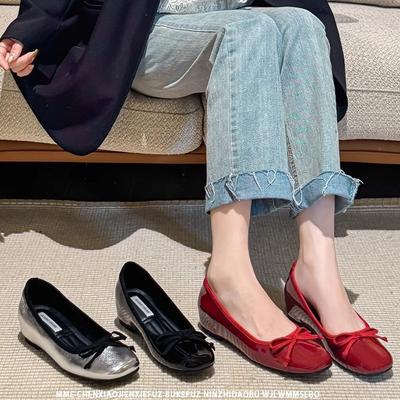 Ноги не устают! Невидимое увеличение внутреннего роста маленький мужчина 2025 весна и лето туфли на высоком каблуке с мелким вырезом Мэри Джейн красные одинарные туфли женские