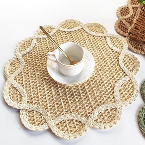 Woven Placemat Heat Insulation Non-Slip Table Mat Retro Petal Shape Dining Mat