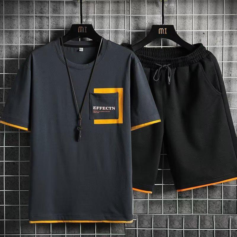 Мужской летний повседневный спортивный комплект 2023 года: Футболка с коротким рукавом и шорты в гонконгском стиле — легкий модный комплект из двух частей