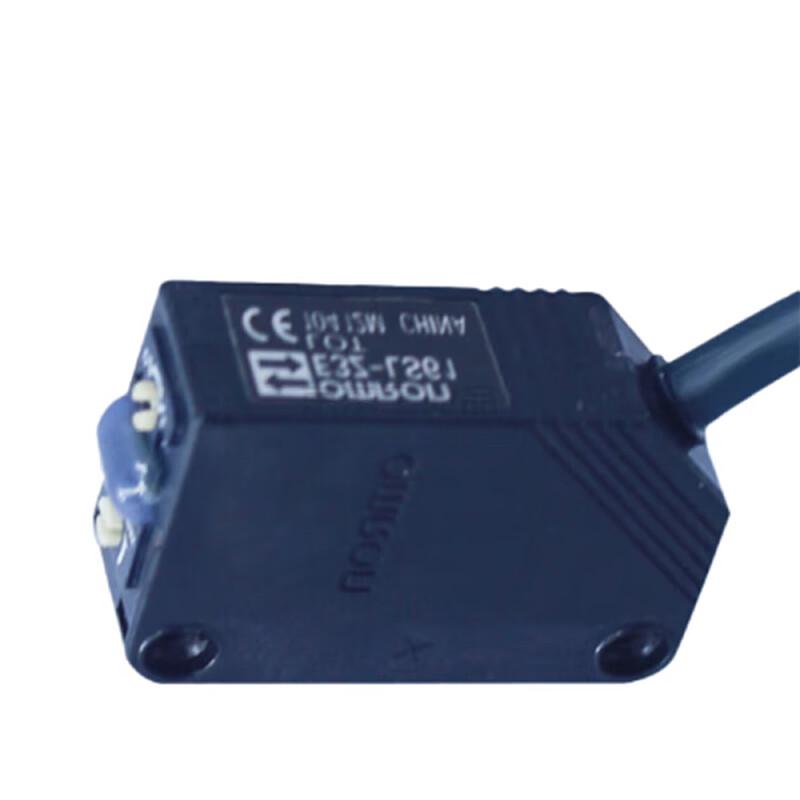 Omron Фотоэлектрический датчик E3Z-LS61