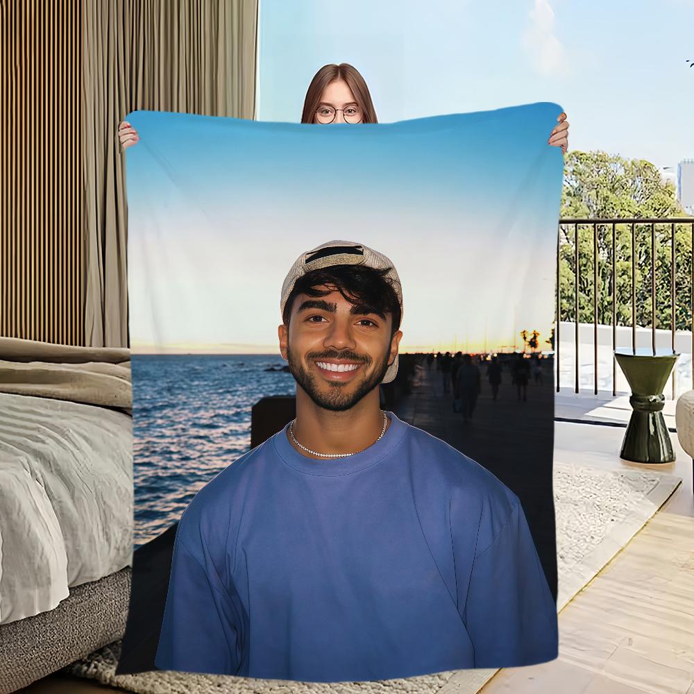 Internet Celebrity F-Fede V-Vigevani Blanket Flannel warm comfort soft plush blanket For Picnic Beds Sofas Homes And Bedrooms