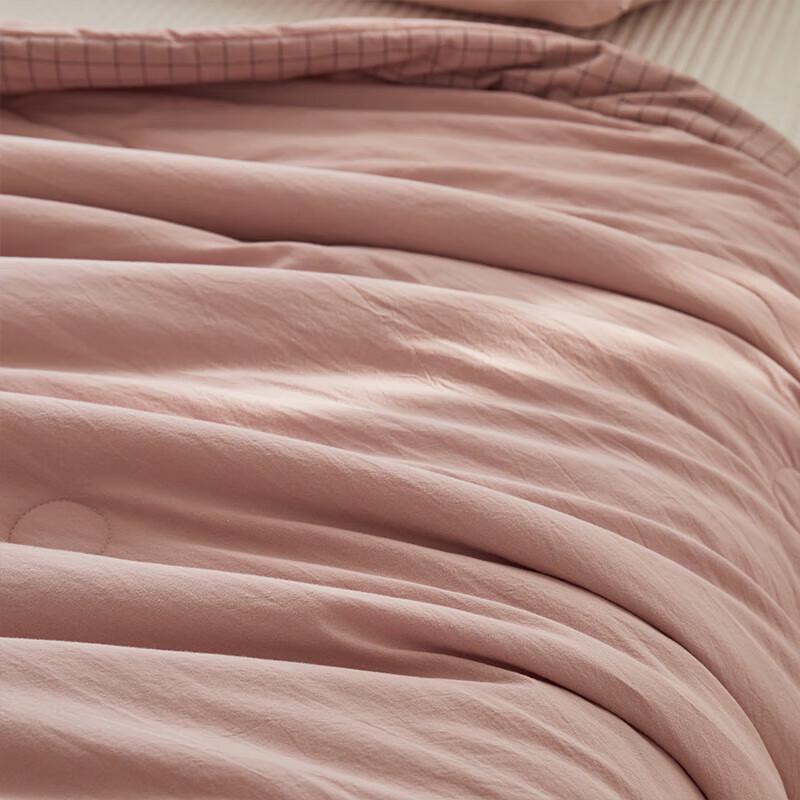 Минималистичное всесезонное одеяло из соевого волокна