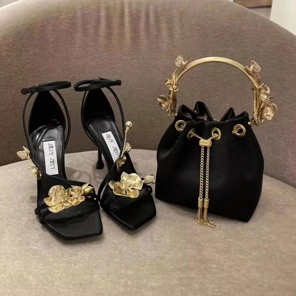 Одно слово женщины с квадратным носком босоножки весна-лето 2025 новые сексуальные золотые орхидеи атласные туфли с открытым носком на шпильке высокие каблуки женские