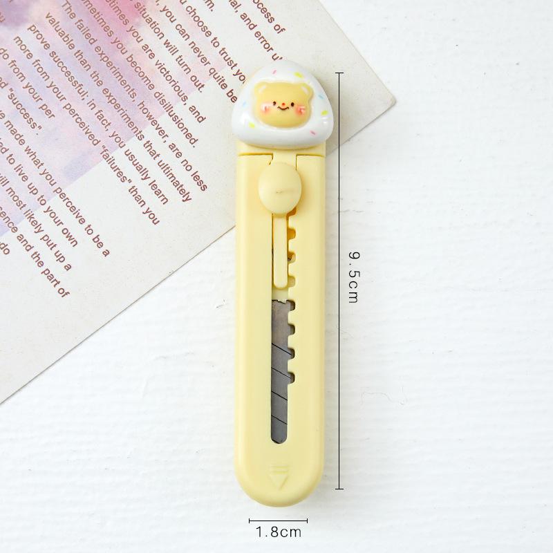 Bear Art Knife - Cute Cartoon Student Office Paper Cutter (Portable and Compact)