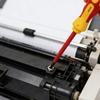 Прочная изолированная отвертка из углеродистой стали, созданная для длительного использования в электротехнических проектах и проектах по ремонту дома