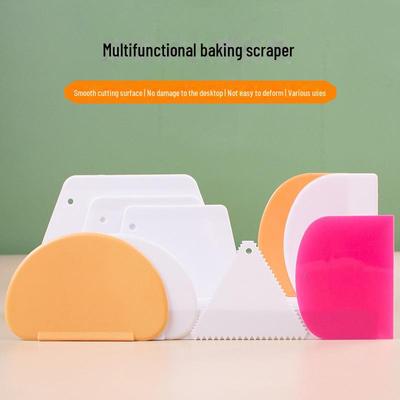 Набор для выпечки с пластиковыми скребками