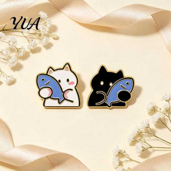 Animal Clothing Accessories Holding Fish Cartoon Cat Brooch, Enamel Kitten Alloy Badge Pin, Scarves Decorative for Backpacks Hats Jackets Brooch