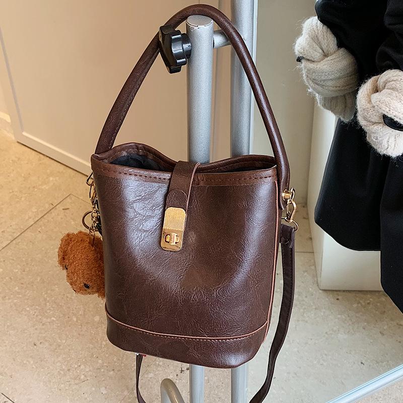 Популярные сумки для женщин осенью Новая сумка через плечо для женщин с высококачественной универсальной сумкой-ведром для женщин