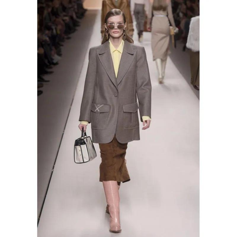 Европейская американская мода, новый показ мод, высокие сапоги с острым носком и текстурой дерева, сексуальные большие женские сапоги 2024 года