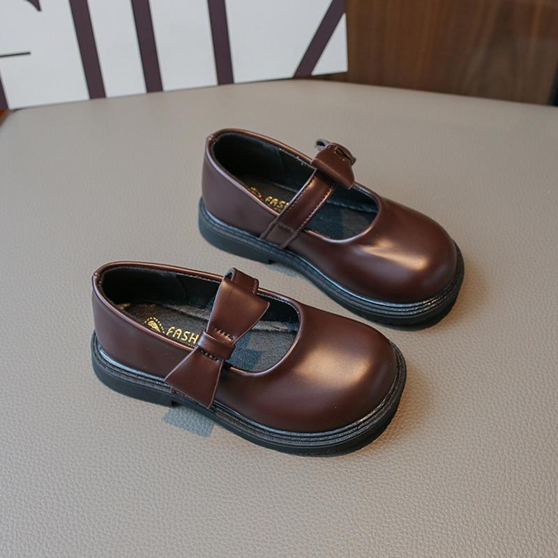 2024 Новые кожаные туфли для девочек с круглым носком, боковым бантом, детская повседневная обувь для школьной формы Великобритании, черные детские лоферы на платформе с застежкой-липучкой