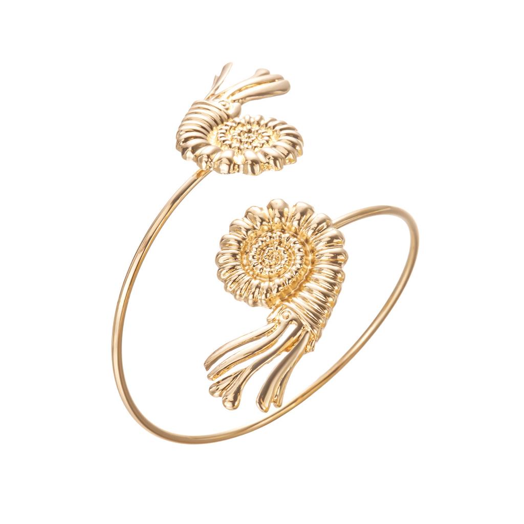 Vintage Conch Upper Arm Bracelet for Women Elegant Gold Plated Conch Charm Open Adjustable Bangle Vacation Jewelry Gift