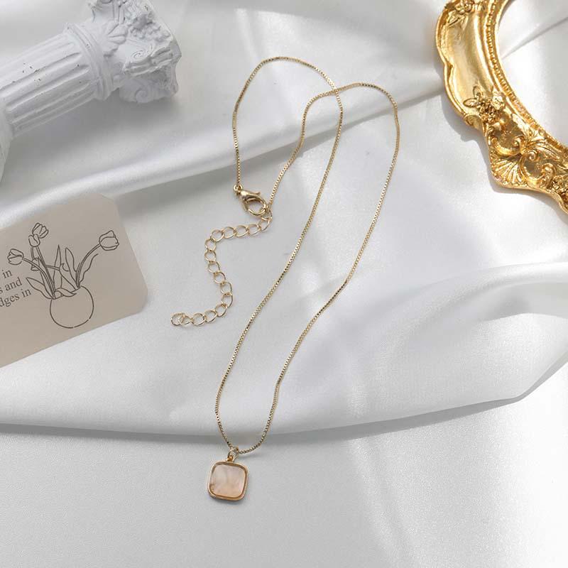 Элегантное женское ожерелье с квадратной ракушкой: Универсальный, Простой и Стильный Аксессуар-Цепочка для Ключицы