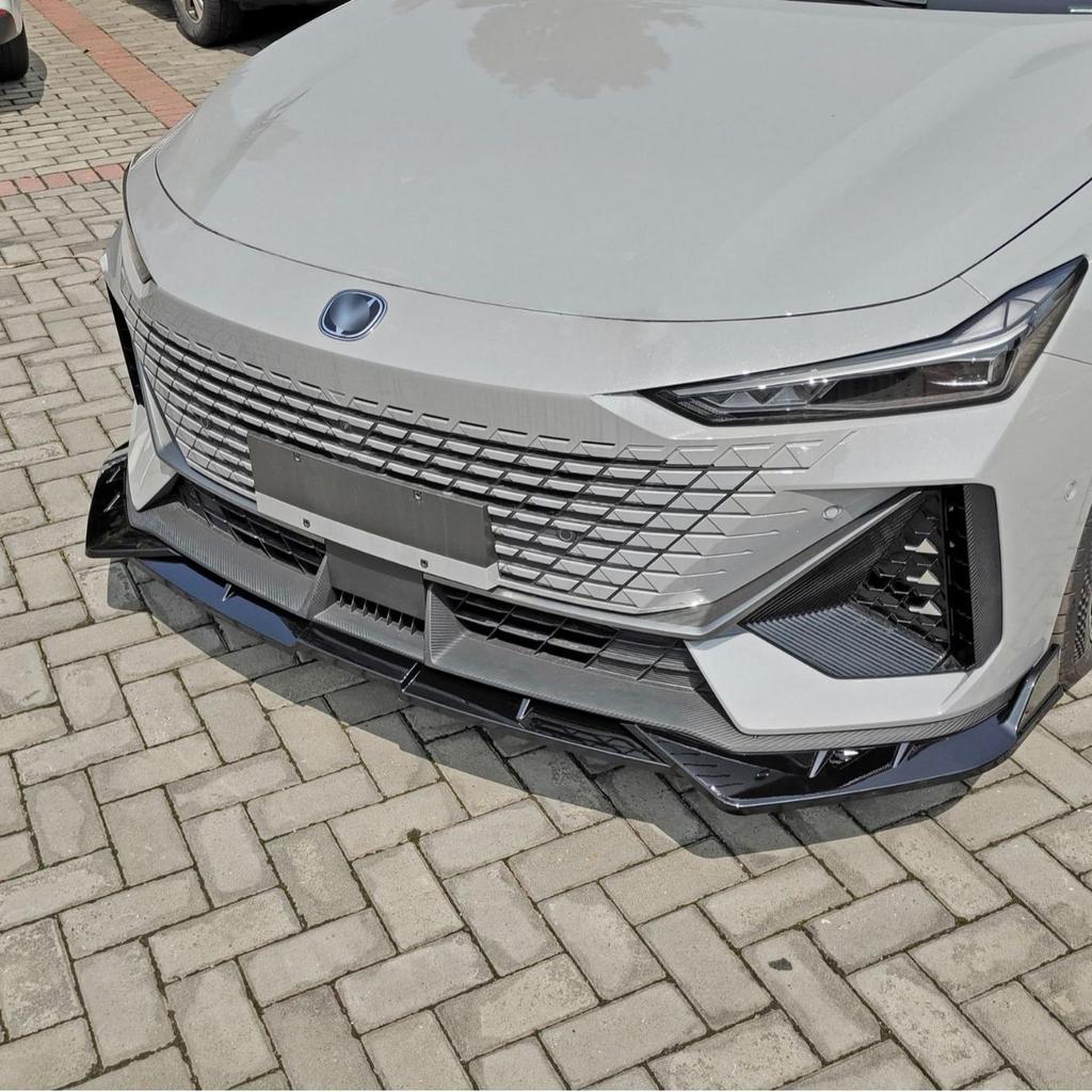 Комплект переднего сплиттера и заднего спойлера для Changan UNI-V 2022: Неразрушающая установка с защитой бампера