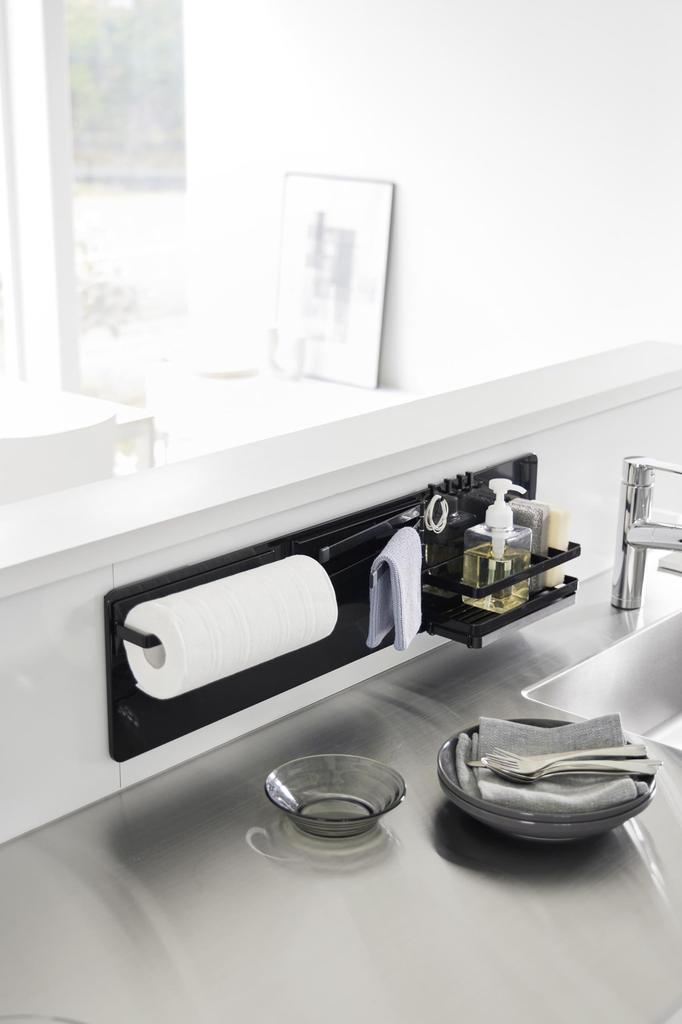 Крючок для пленки Yamazaki Jitsugyo, стальная панель, широкая, черная, основной корпус: Ш80 x Г1.2 x В20см (Включая фильм-хук) Плавающая панель для хранения на кухне Tower Магнит