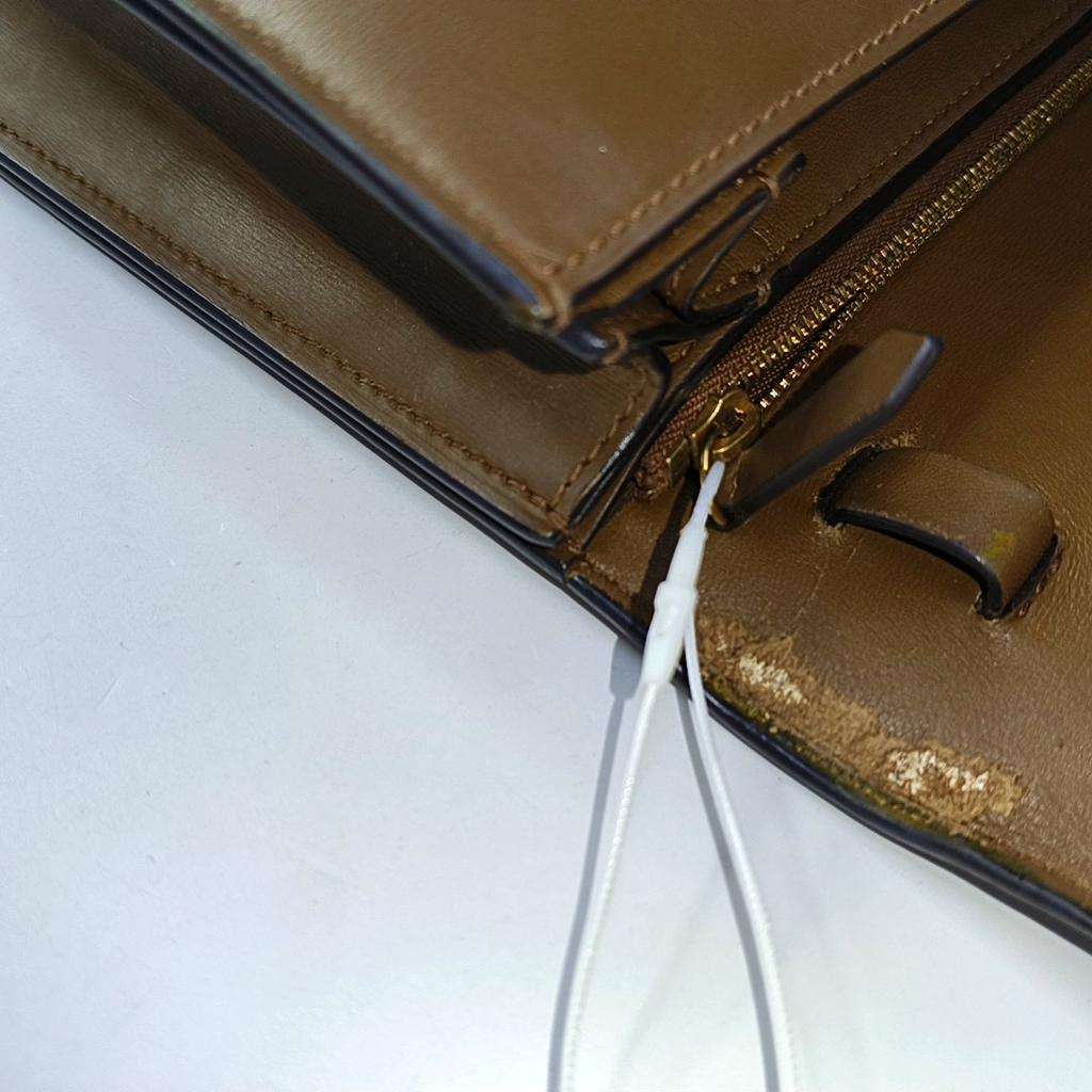 [Pre-Owned] Classic Box Gold Buckle Polished Calfskin Tofu Square Crossbody Shoulder Bag Medium - Fair #1PD4JS8