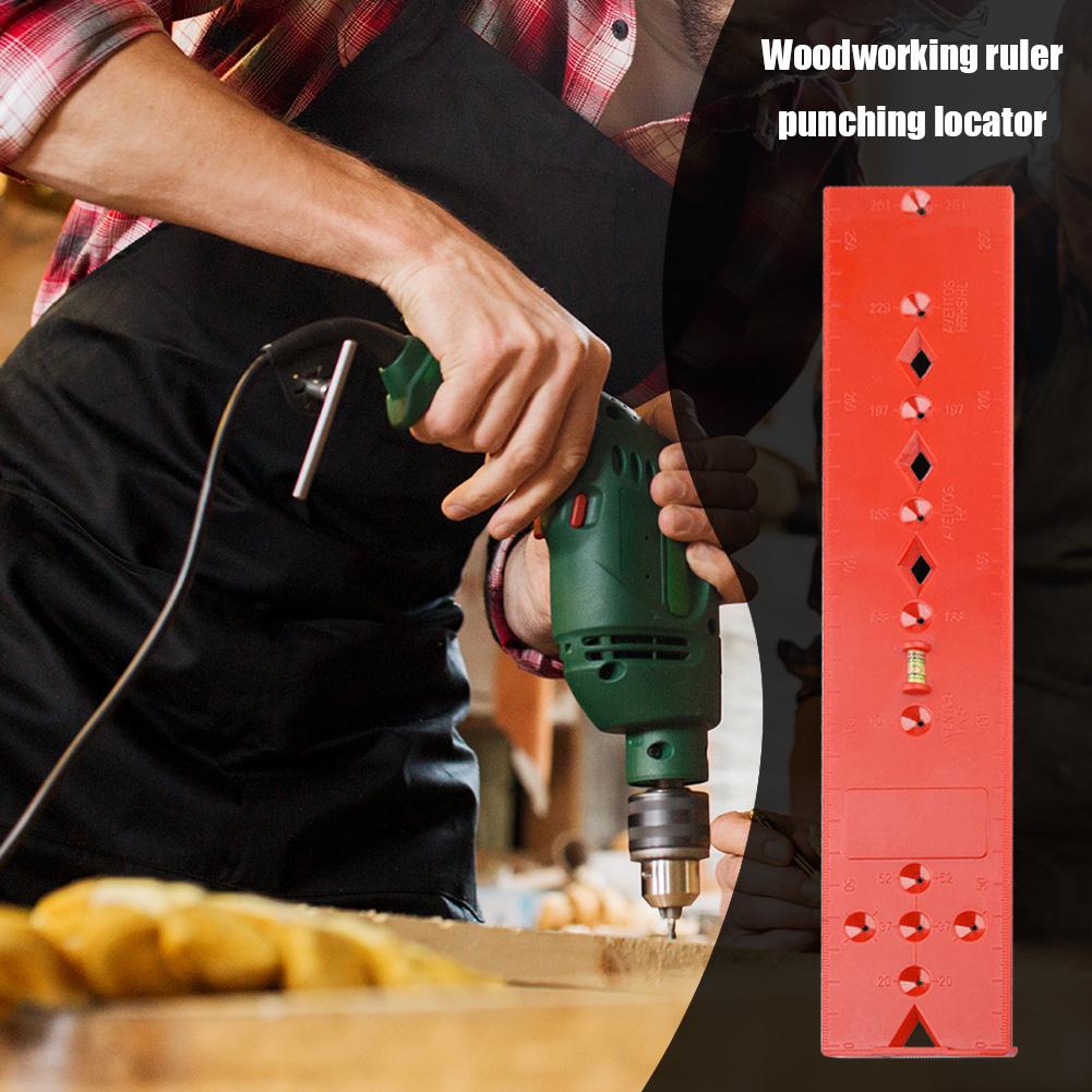 Пластиковый пузырьковый уровень, линейка, деревянные столбы, направляющая для сверления отверстий, шаблон для локатора, дверные шкафы, инструменты для самостоятельного изготовления