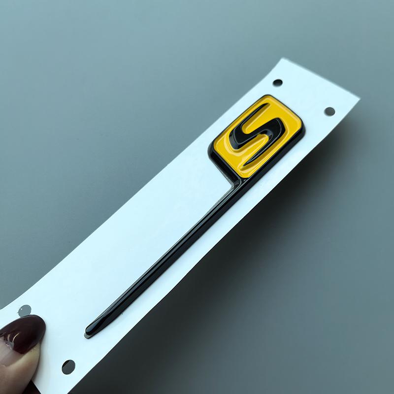 Flat Letters V8 Biturbo 4matic+ Car Emblem for Mercedes Benz AMG C43 C63 C63S W204 W205 C205 S205 W206 Fender Rear Star Sticker STUVW1