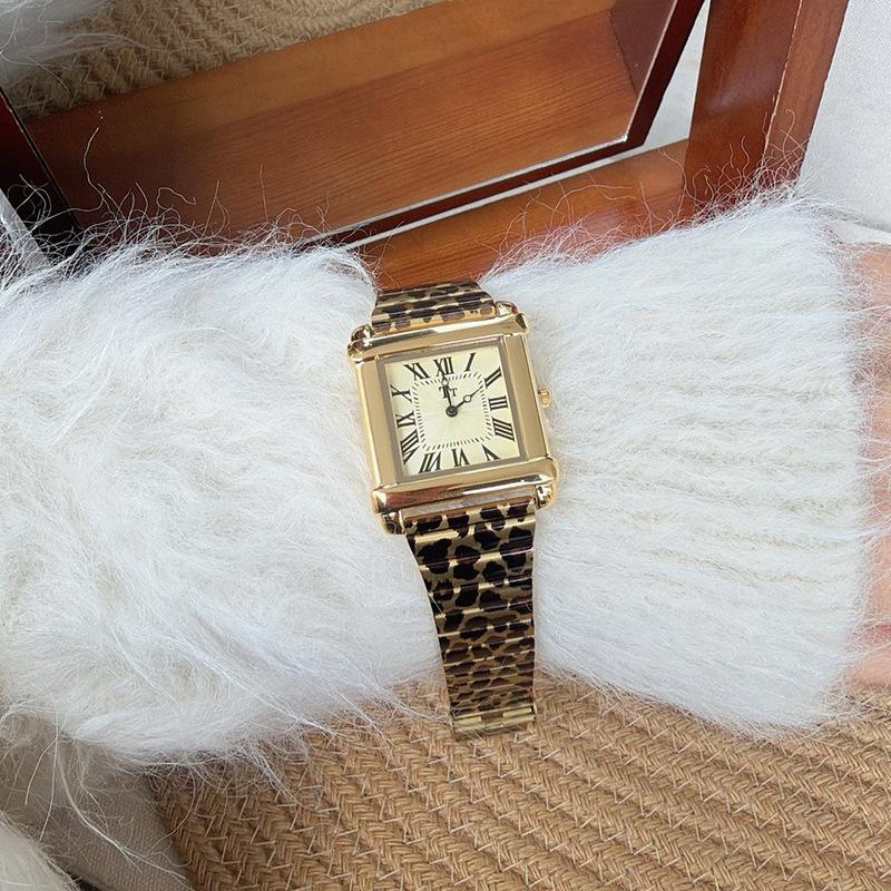 New Trendy And FashionableWatch With Steel Strap Leopard Print Mesh Band And SquareDial A HighQuality Women'S Watch