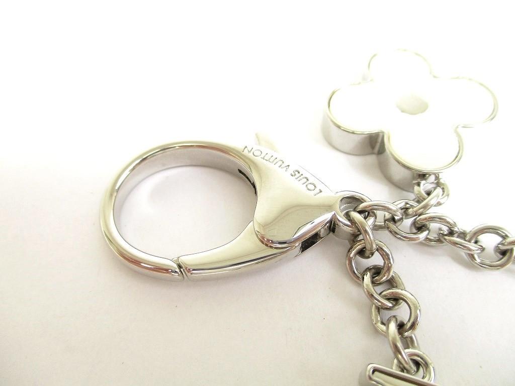 Authentic LOUIS VUITTON White Silver Bag Charm Key Holder Sac Fleures Du Epi #9731  Refurbished