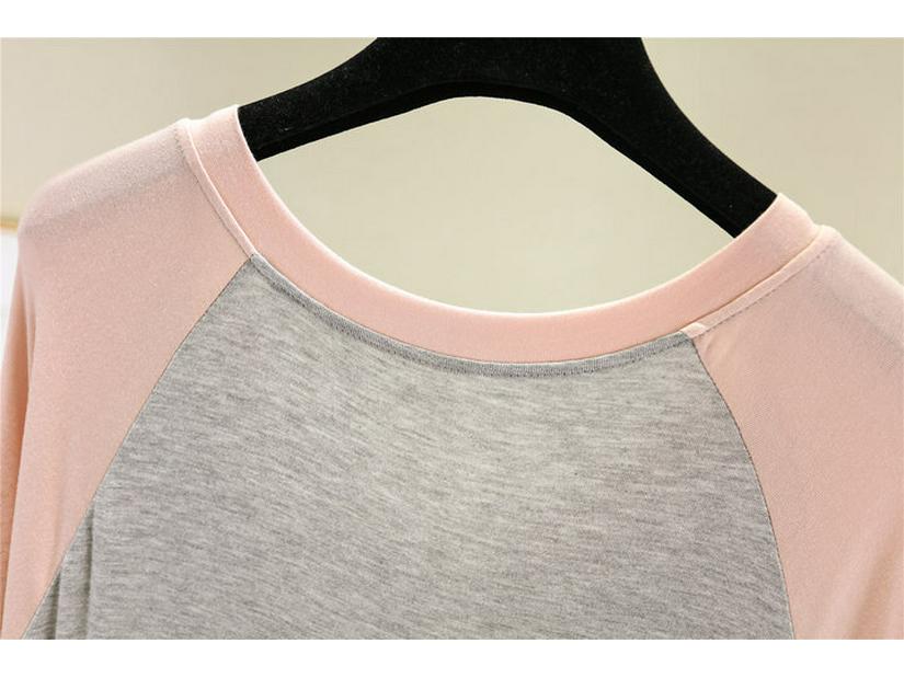 Летнее платье свободного кроя из модала с V-образным вырезом, короткими рукавами и разрезами по бокам