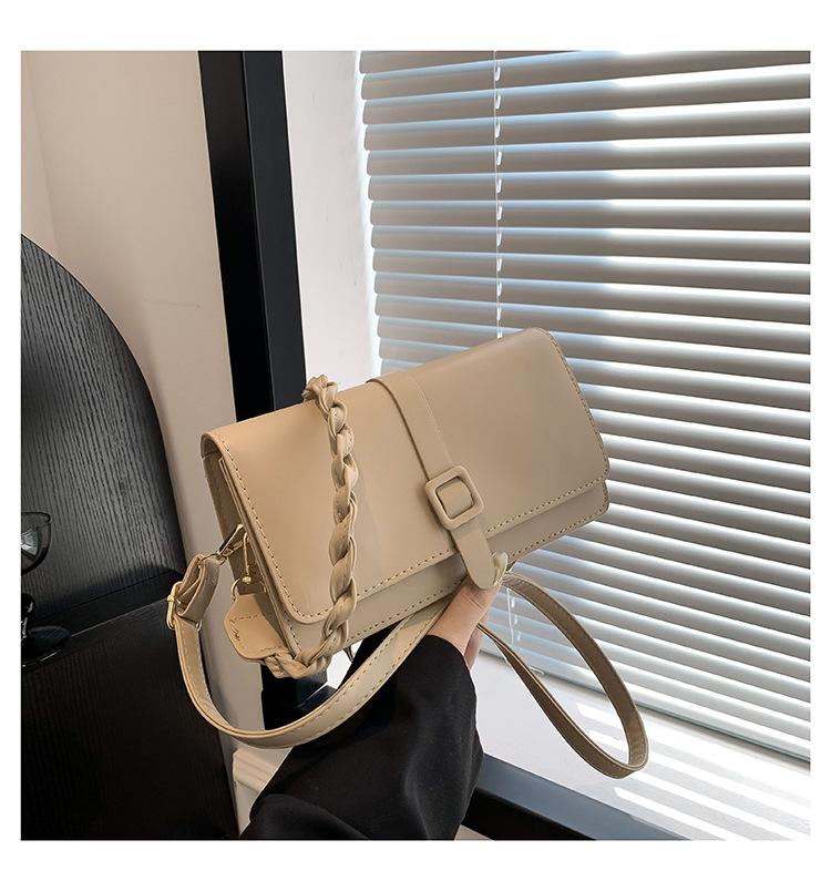 Осенью и зимой популярная маленькая сумка женская 2024 новая модная корейская версия универсальная сумка-мессенджер интернет знаменитости плечо мода маленькая