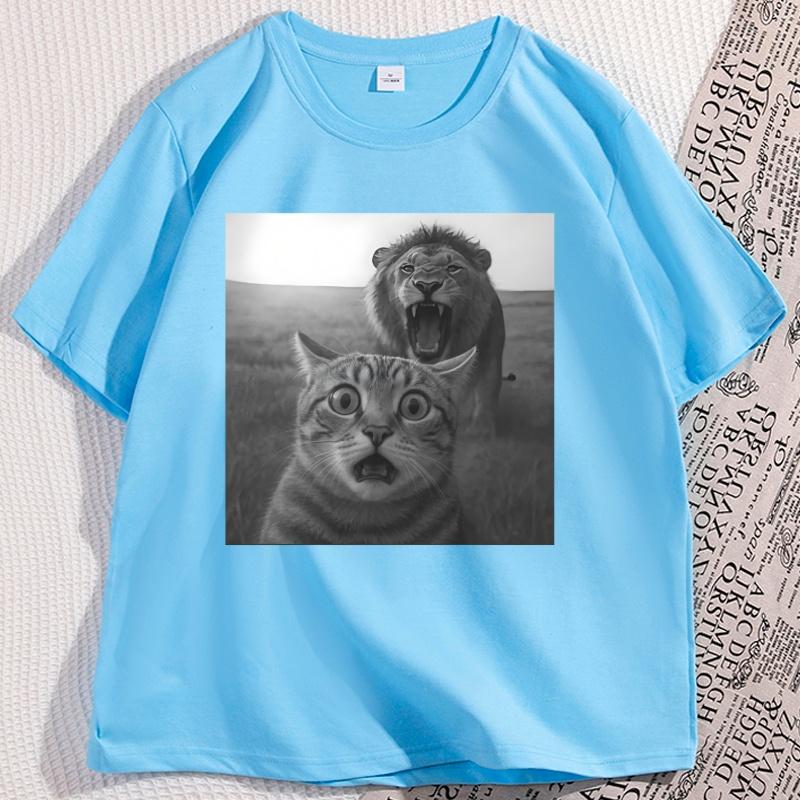 Cat with Lion Selfie T Shirt Funny Cotton Short Sleeve Cat Lovers Tshirt Men Women Oneck Cotton Man Clothing Y2k Tees