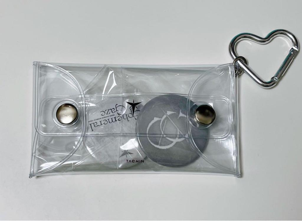 [Б/У] Набор из прозрачного мешочка и значка TAEMIN<>