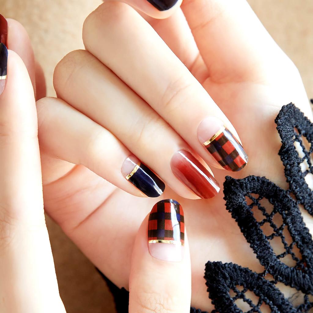 Гламурные наклейки для ногтей с ракушками и глиттером 24 шт. | Самоклеящиеся полоски, Смелый шик, Быстрый 5-минутный маникюр