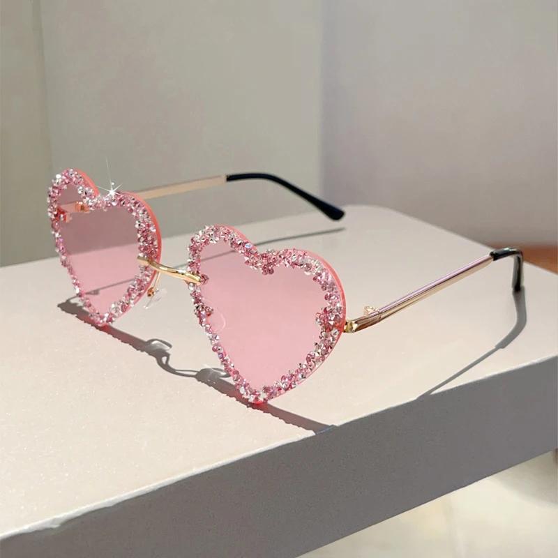 Солнцезащитные очки в форме сердца со стразами Женские Новая мода Декоративные солнцезащитные очки Шикарные Милые Пляжные Отпускные Очки