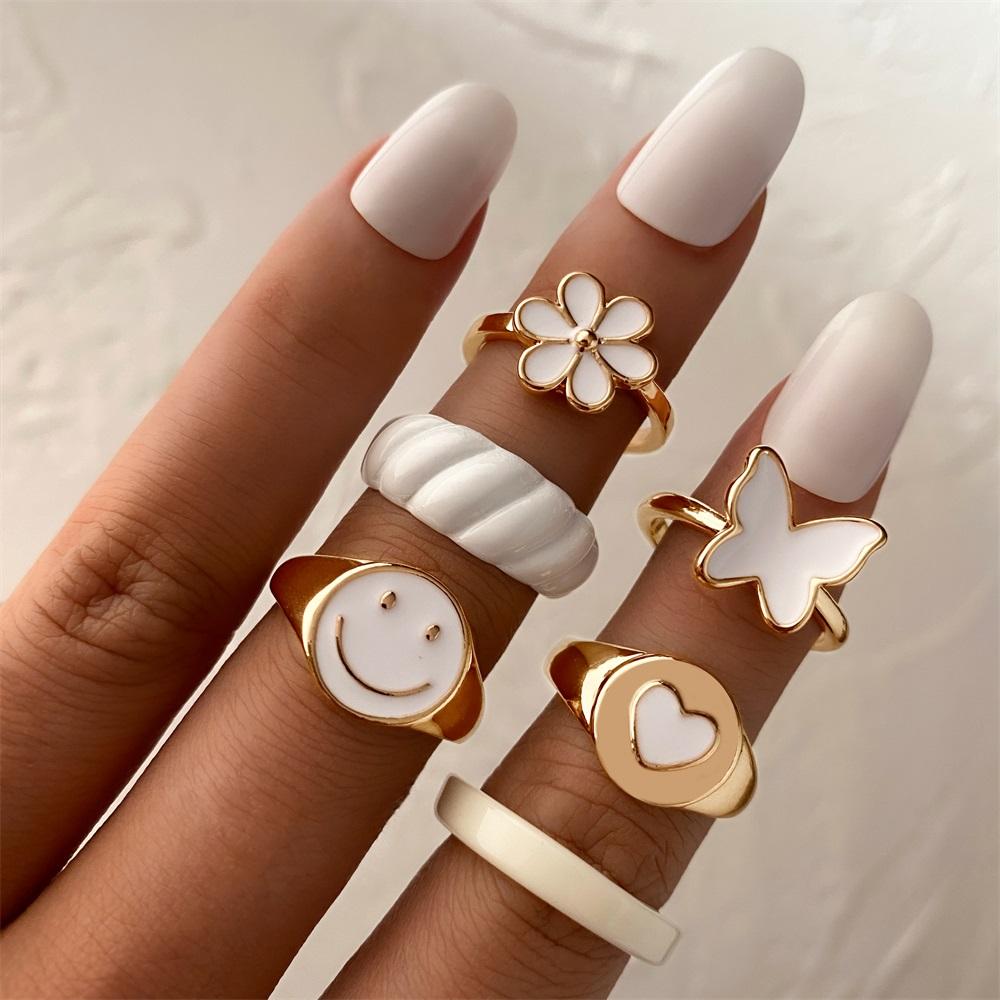 Vintage Butterfly Rings Set for Women Smile Rings Cute Flower Finger Heart Rings for Girls Y2K Jewelry Gifts