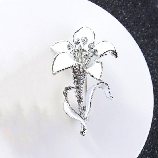 Vintage Flower Shape Brooch Pin Shining Rhinestone Decor Brooch Pin Elegant Scarf Clip