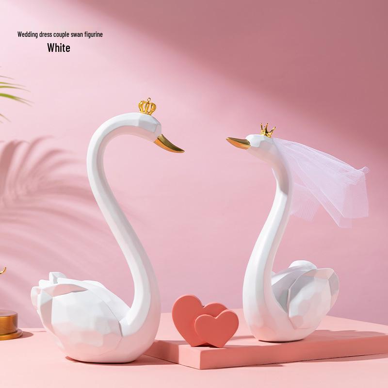 Lucky Cat Resin Craft Key Holder for Home Decor & Children's Room Storage