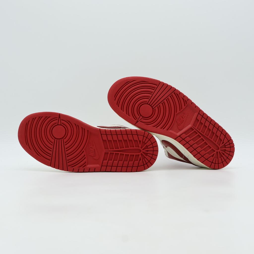 HJ9338-106 Nike Air Jordan 1 Low SE Sail Team Red Varsity Red (Женский)
