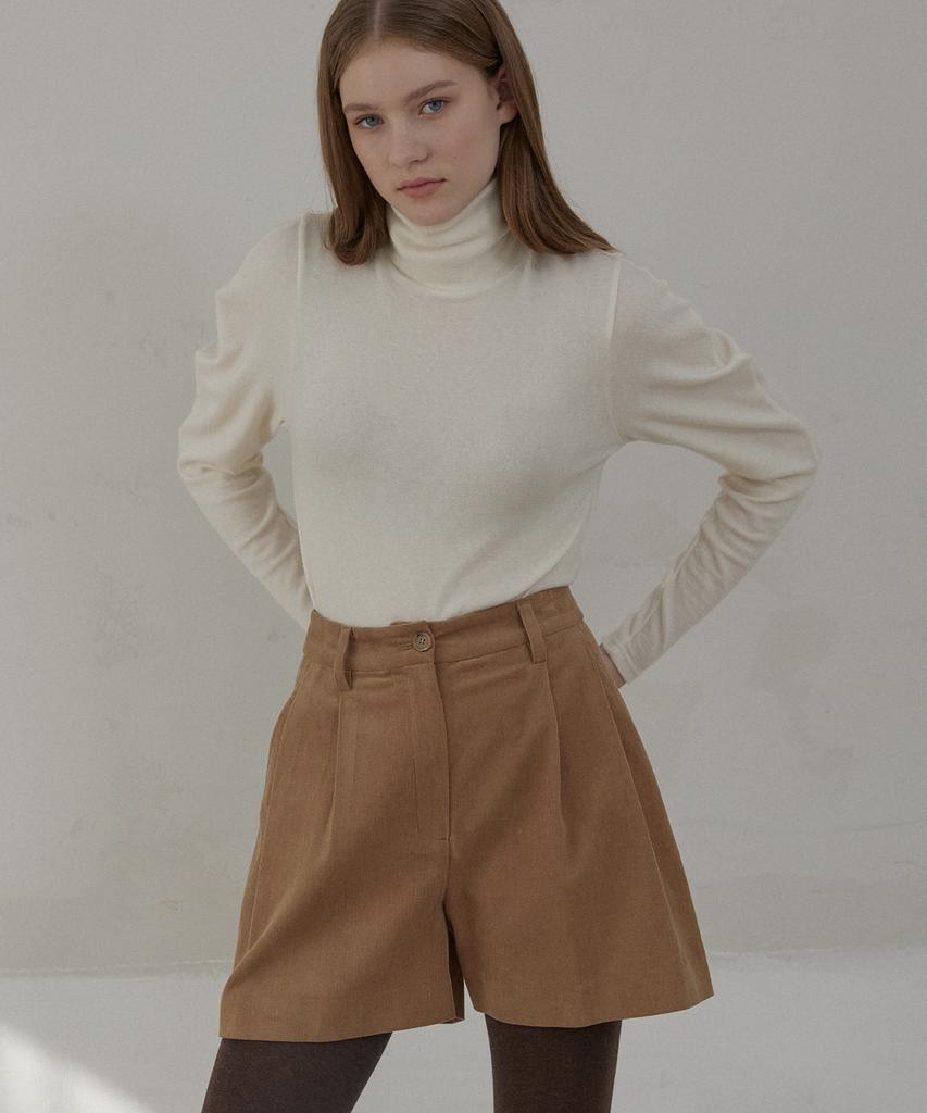 NONLOCAL Two Tuck Corduroy Short Pants - Beige