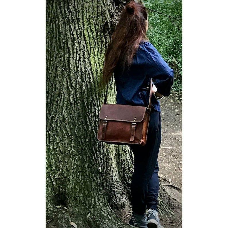 КОЖАНАЯ СУМКА А4, ручная работа, отличный размер для ноутбука.