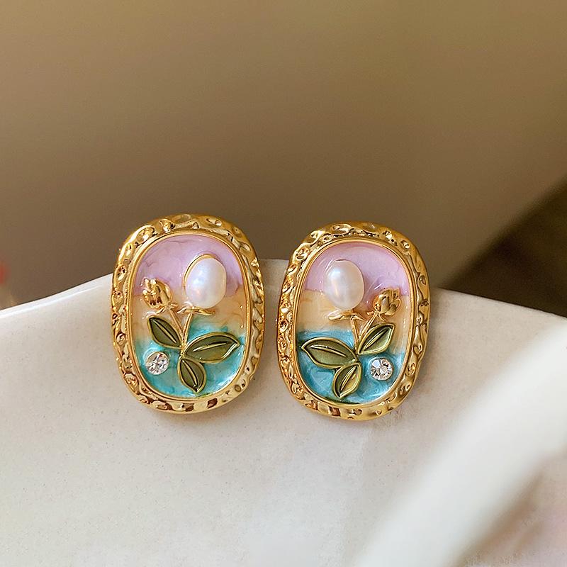 Фиолетовые серьги-пусеты в виде сердца с подтеками и цветком: Модный, Высококлассный и Свежий для Лета.