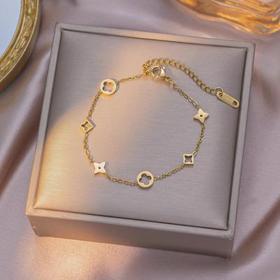 Французский роскошный титановый браслет с полым клевером для девочек - новый высококачественный дизайн со звездным цветком