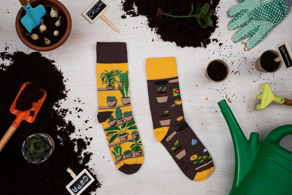 Садоводство - разноцветные носки 44-46