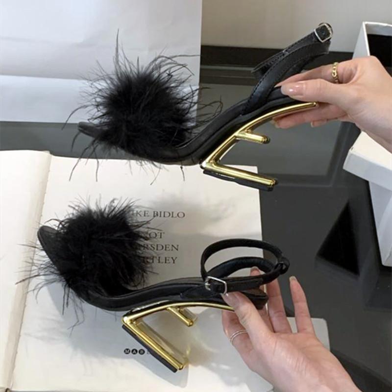 Мода Мода Дизайн из перьев Форма Высокие каблуки Женские Сексуальные С открытым носком Ремешок на щиколотке Пряжка Меховые Сандалии Летние Элегантные Банкетные Свадебные Туфли