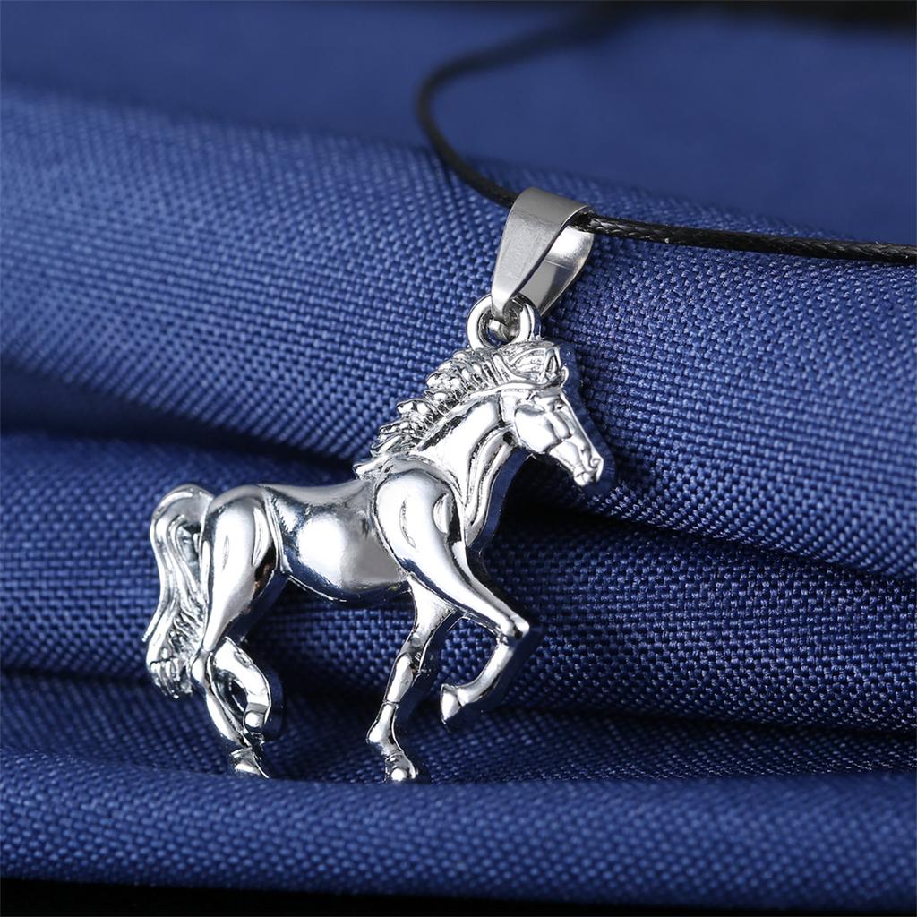 Fashion Cute Animal Horse Pendant Necklace For Women Dainty Silver Color Chain Clothing Costume Jewelry Accessories Wholesale