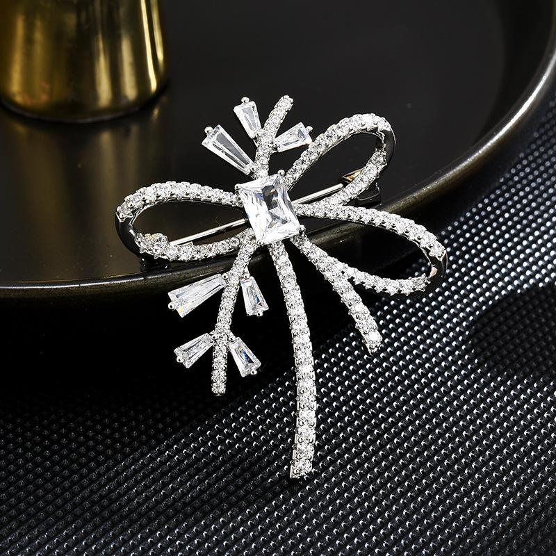 Simple Bow Ribbon Brooch Anti-Light Small Fragrance Inlaid Zircon Corsage Clothing Coat High-End Accessories