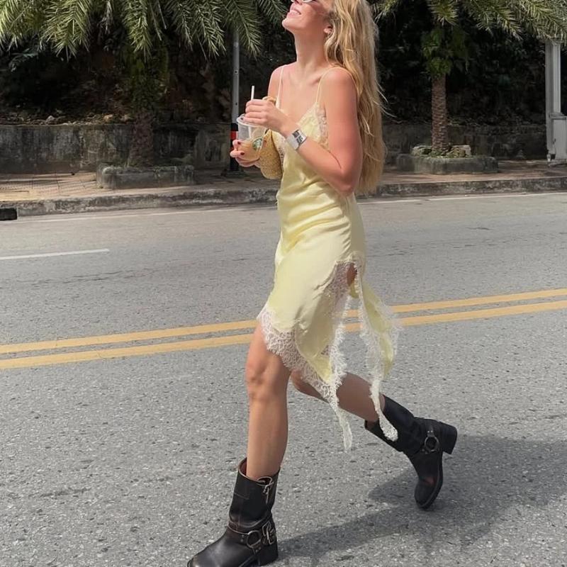 Chic Black Lace Cami Tops Women V Neck Patchwork Sleeveless Y2K Girl Tops Fashion 2025 Summer Holiday Beach Tops