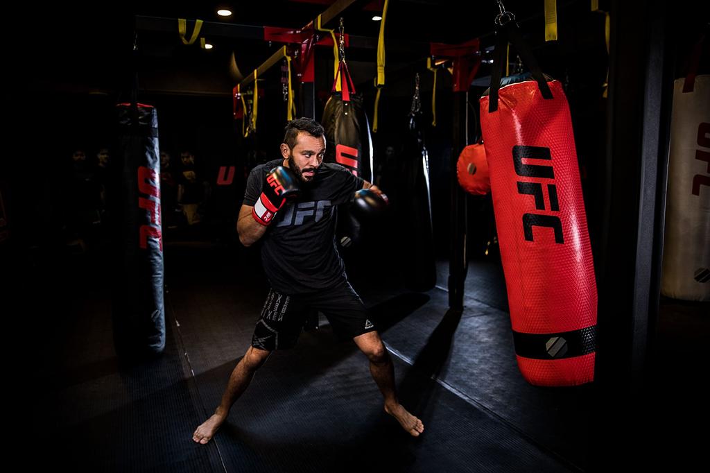 UFC Тяжелая груша 70 фунтов Сэндбэг Боксерская груша Боевые искусства Бокс Подвешивание Фитнес Изменение настроения Снятие стресса Домашнее использование