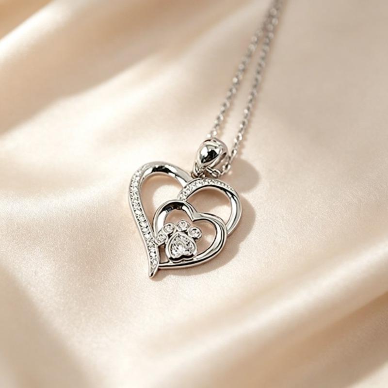 S Silver Cat Claw Heart Pendant Necklace Easy-to-wear jewelry for women Birthday, holiday, and everyday wear gifts