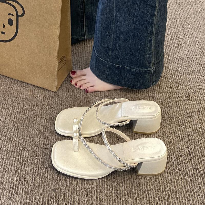 Набор носочных туфель со стразами на толстом каблуке, крутые шлепанцы, женская уличная обувь, жемчужный средний каблук, летний ветер, новинка 2025, сандалии с носком