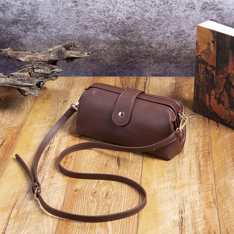 Light Retro Single Shoulder Handbag Tote Bag Mini Bag Lipstick Bag