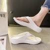 New Type of Herringbone Slippers for Women in 2026 Summer Thick Sole Couple Soft Sole Wearing Sandwich Slippers Outside Zapatos
